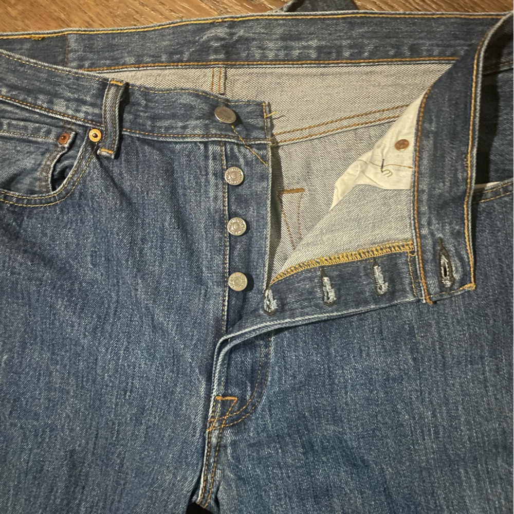 Levi's Men's 501 Classic Denim Jeans 36 x 34 - Picture 3 of 5